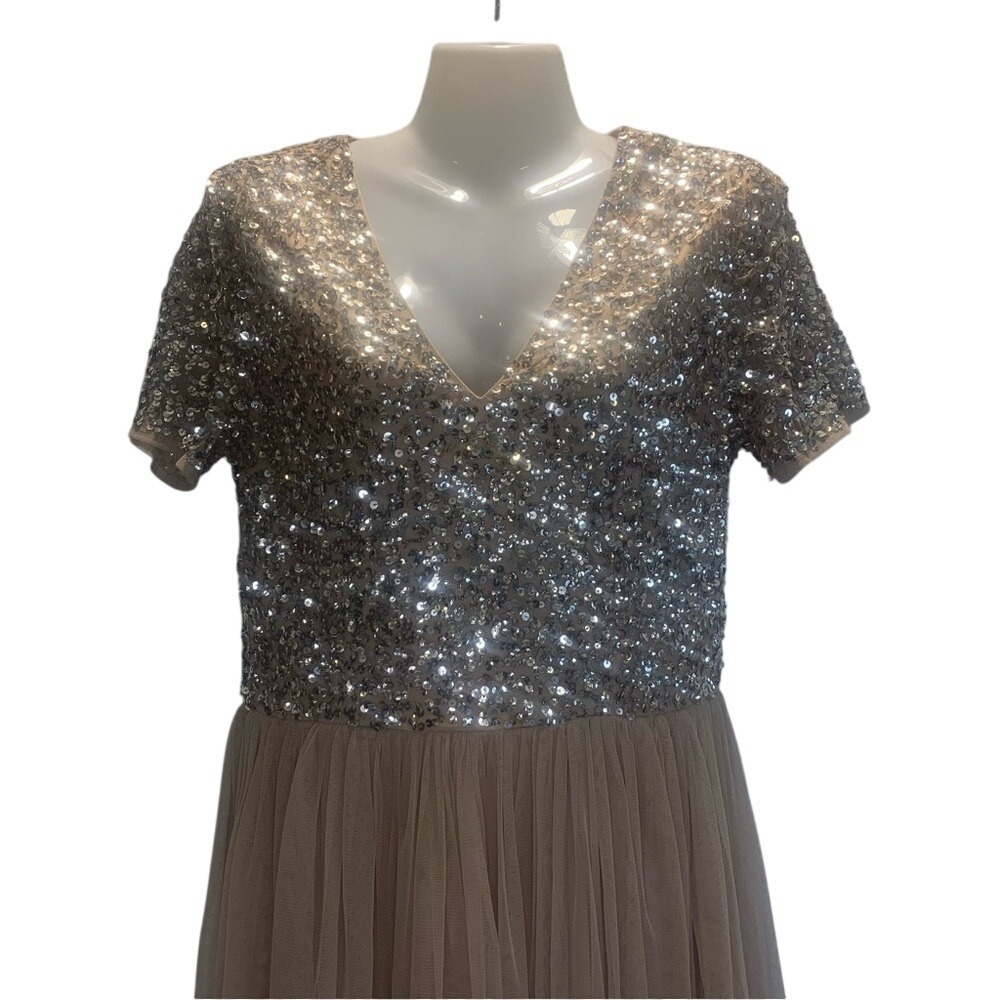 Maya Deluxe (ASOS) Women's Size 6 V-neck Maxi Tulle Dress Chic Sequin Bodice